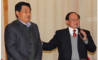 原中紀委、中組部副部級巡視專員吳振均（左一）成為協會高級顧問